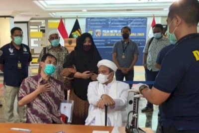 Ramai-ramai Sodorkan Diri Jadi Jaminan Penangguhan Penahanan untuk Rizieq Shihab