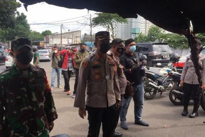 Gelar Operasi Kemanusiaan Cegah Covid-19, Polisi Jaga Perbatasan Jakarta-Tangsel