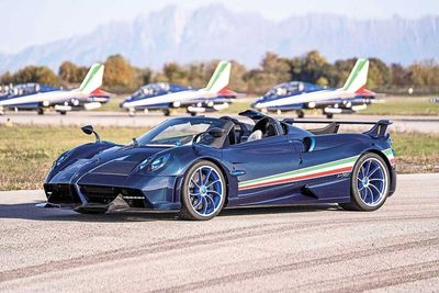 Pagani Huayra Tricolore Mendarat dengan Harga Mulai dari Rp94 Miliar!