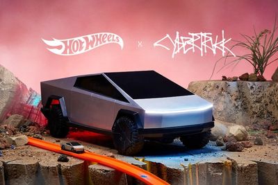 Mobil RC Tesla Cybertruck Buatan Hot Wheels Ditunda Sampai Mei 2021!
