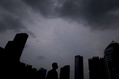 BMKG Sebut Cuaca di Jakarta Hari Ini Sebagian Berawan dan Alami Hujan Ringan