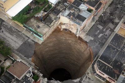 Fakta-fakta Sinkhole: Lubang Misterius yang Bisa Muncul Tiba-Tiba dari Dalam Tanah