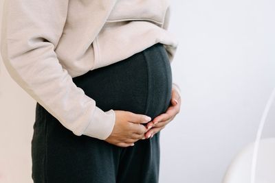 13 Tanda-Tanda Hamil Muda selain Telat Menstruasi