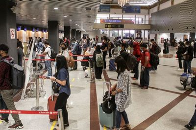 Larang WNA Masuk ke Indonesia Per 1 Januari, Menlu: Kecuali Kunjungan Resmi Pejabat