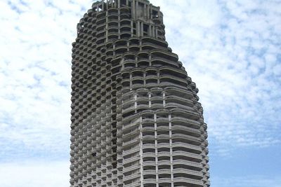 Menara Hantu, Bangunan Terbelangkalai Populer di Thailand