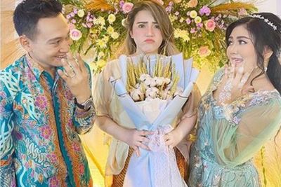 Manyun Lihat Adik Dilamar Duluan, Via Vallen Didoakan Cepat Ketemu Jodoh