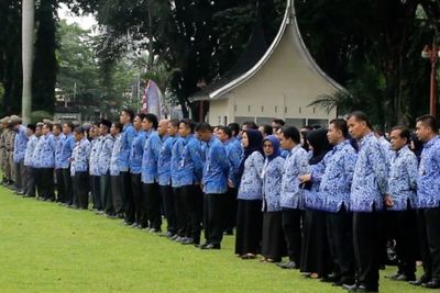 Maaf, Gaji PNS Batal Naik ke Angka Minimal Rp9 Juta, PNS Gigit Jari