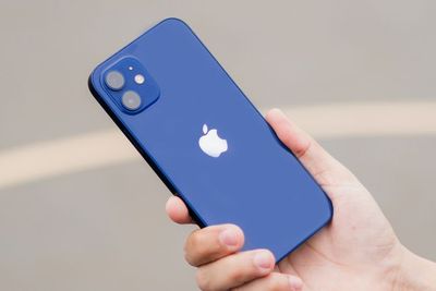 Smartphone Lipat Buatan Apple Disebut Sudah Lewati Uji Coba Internal!