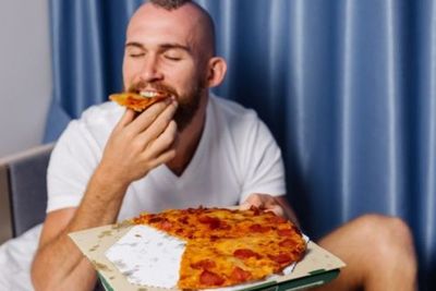 Sering Dianggap Pemicu Gemuk, Ini Manfaat Makan Sebelum Tidur