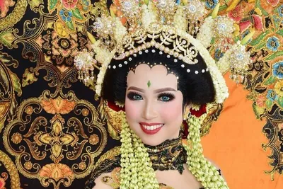 Jarang Diketahui Orang, Makeup Pengantin Adat Jawa Timur Ini Menter Abis
