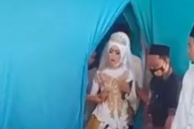 Viral Pengantin Wanita Pingsan, Netizen Salfok ke Alquran yang Dipegang