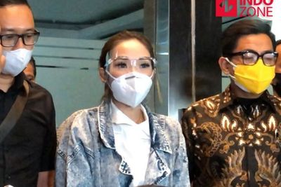 Diperiksa Polisi 10 Jam Soal Video Porno, Gisel Tak Banyak Bicara