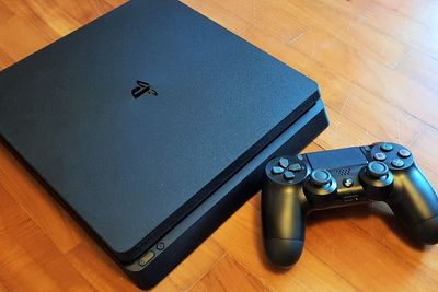 Resmi! Sony Tak Akan Produksi Lagi PlayStation 4 Slim dan PlayStation 4 Pro!
