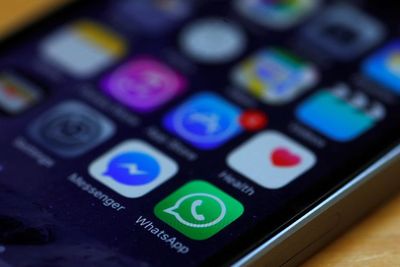 WhatsApp Heran Pengguna Protes Aturan Privasi, Data Sudah Dibagi ke FB Sejak 2016