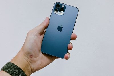 Niatnya Beli iPhone 12 Seharga Rp16 Juta, Pria asal India Ini Malah Kena Tipu