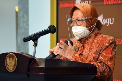 Mensos Risma Janji Bakal Berikan Bantuan Untuk Keluarga Korban Sriwijaya Air