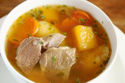 Membuat Sup Daging Sayur untuk Si Kecil, Sehat dan Bergizi