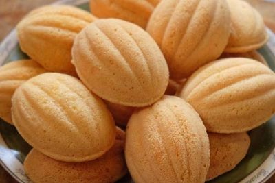 Baking Time: Bikin Bolu Kering Buat Teman Minum Teh