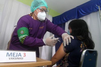 Efek Samping Alergi Vaksin Covid-19 Jarang Terjadi, Publik Diminta Tidak Takut