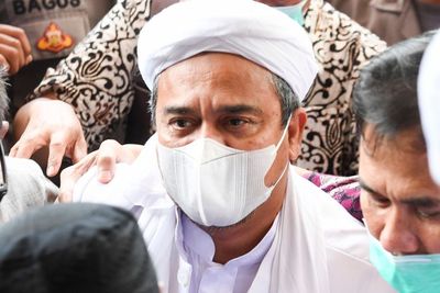 Ketika Habib Rizieq Hattrick Sandang Gelar 3 Tersangka Dalam Waktu Singkat