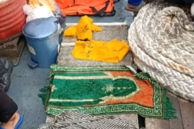 Viral Tim Basarnas Temukan Sajadah Hijau di Dasar Laut, Netizen: Punya Kapten Afwan
