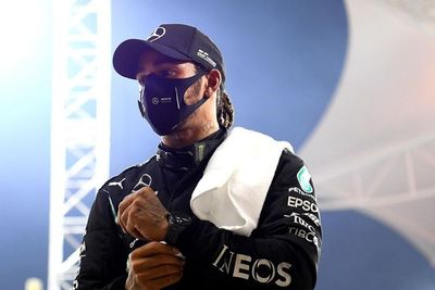 Kontrak Lewis Hamilton Berjalan Alot, Inilah Tanggapan Bos Mercedes F1!