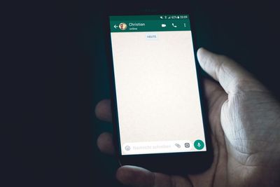 WhatsApp Tegaskan Percakapan Tetap Terlindung Enkripsi, Tak Bisa Dibaca Facebook Sekalipun