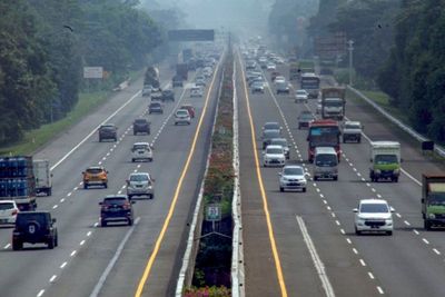 Bus Pembawa Pasien Covid-19 Kecelakaan di Tol Jagorawi