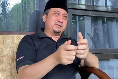 Tangis Ustadz Yusuf Mansur Pecah Kabarkan Syekh Ali Jaber Meninggal Dunia