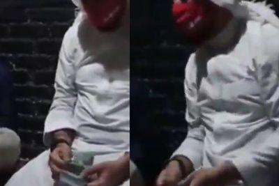 Hobi Sedekah, Ini Momen Syekh Ali Jaber Habiskan Uang Segepok untuk Orang Membutuhkan