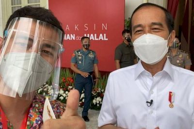 Istana Tegur Raffi Ahmad karena Tak Jaga Protokol Pasca Vaksinasi