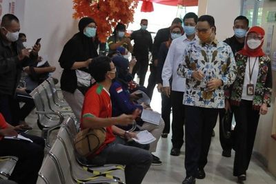Gubernur Anies Ingatkan Penerima Vaksin Tetap Patuhi Protokol Kesehatan