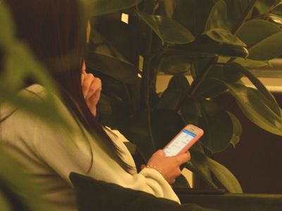 Kebiasaan Main Gadget Terlalu Lama Ternyata Bisa Bikin Fokus Menurun