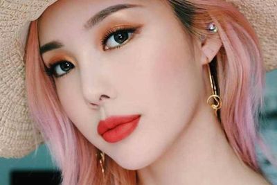 4 Cara Ampuh Bikin Makeup Mata Tahan Seharian pada Jenis Kulit Berminyak