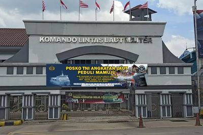 TNI AL Buka Posko di 3 Kota untuk Penyaluran Bantuan Bencana di Kalsel dan Sulbar
