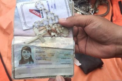 Identitas Grislend Gloria Natalies Korban Sriwijaya Air Ditemukan, Terselip Kalung Rosario