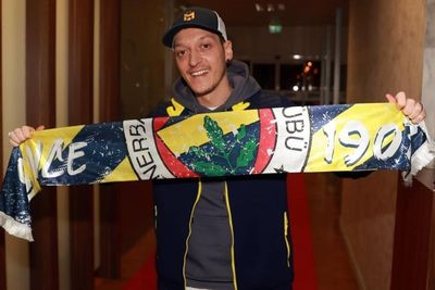 Mesut Ozil Resmi Hengkang dari Arsenal dan Tinggalkan Nomor Punggung 10 Miliknya