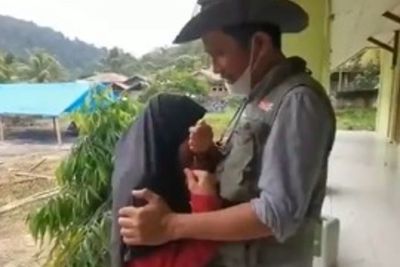 Tangis Husnul Khatimah yang Belum Lama Ditinggal Ayah, Kini Rumahnya Hancur Akibat Gempa