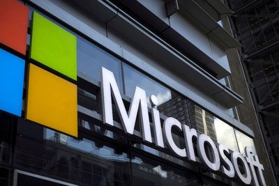 Microsoft Kembangkan AI Yang Memungkinkan Kita Berbicara Dengan Orang Yang Sudah Meninggal