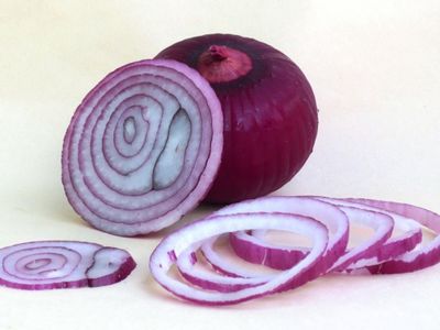 Begini Efek Samping Jika Kamu Memakan Bawang Merah Terlalu Banyak 