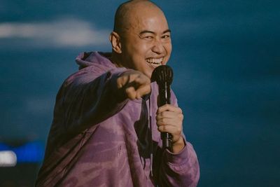 Pandji Pragiwaksono Tuai Kritikan karena Chat Karyawannya Tengah Malam Bahas Kerjaan