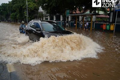Sejumlah Wilayah di Kota Bekasi Terendam Banjir, Ada yang Capai 1 Meter