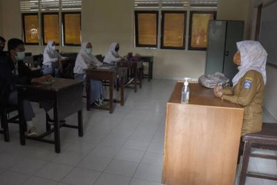 Siswi Non-Muslim di Padang Dipaksa Memakai Jilbab, KPAI: Berpotensi Langgar Hak Anak