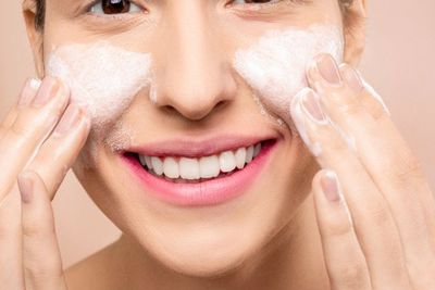 Ini Bedanya Foam Cleanser, Gel Cleanser dan Cream Cleanser