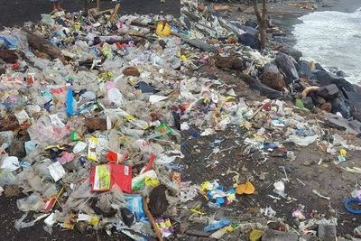 Tumpukan Sampah di Pantai Manado Ini Jadi Sorotan Media Asing, Indonesia Darurat Kesadaran