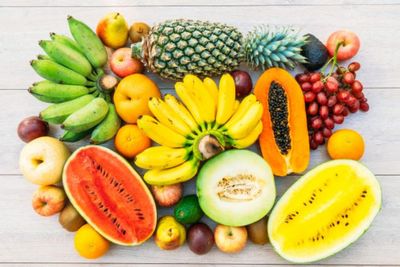 Apakah Konsumsi Buah Bisa Gantikan Obat Tensi? Berikut Penjelasannya