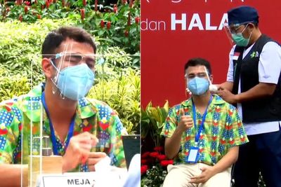 Raffi Ahmad Jalani Vaksinasi Covid-19 Tahap Kedua, Acungkan Jempol Usai Divaksin