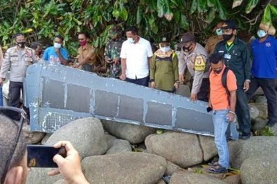 Benda Mirip Sayap Pesawat yang Ditemukan Warga di Bintan, Dikirim ke Jakarta