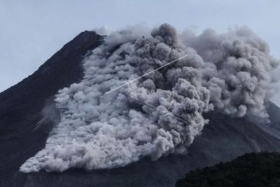 Gunung Merapi Luncurkan Awan Panas Guguran Sejauh 1.500 Meter