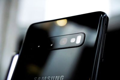 Sempat Ditarik, Samsung Kembali Gulirkan One UI 3.0 untuk Galaxy S10 Series